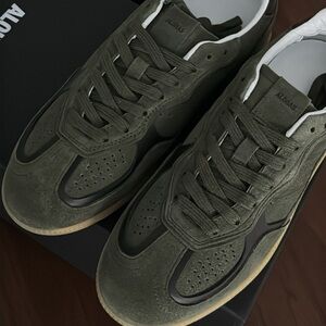 Alohas suede sneakers